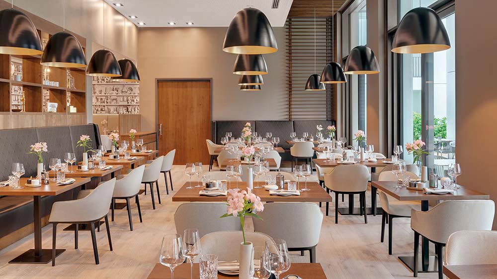 RF-01 Good Quality Restaurant Table And Chair Set