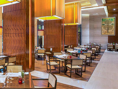 RF-24 Wooden Hotel Restaurant Furniture Tables and Chairs
